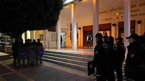 Adana Büyükşehir Belediyesi’ne rüşvet operasyonu: 10 kişi gözaltına alındı
